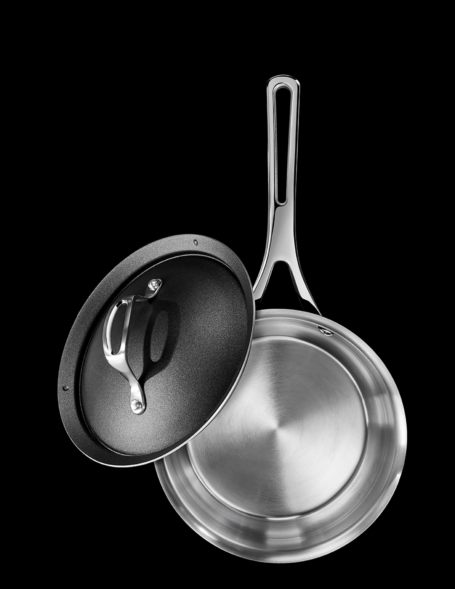 Packshot de casserole par Julien Bouvier, photographe culinaire à Lyon
